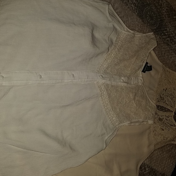 Crochet and lace tops - Picture 4 of 6